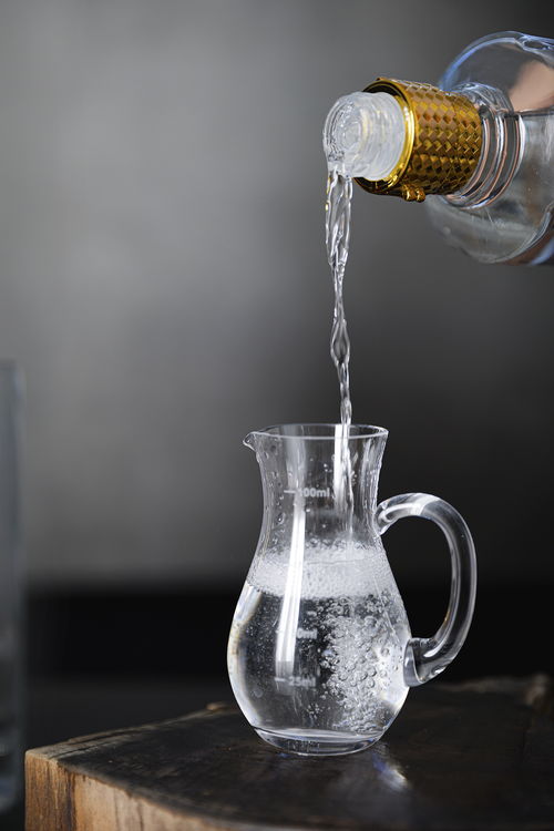 白酒送禮有講究，濃香與醬香大不同——酒迎天下為您詳解